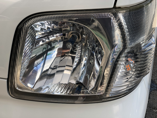 ダイハツ S320系 ハイゼット・カーゴ クリーニング＆コーティング加工 純正ヘッドライト