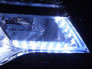 ヘッドライト現物加工　C26セレナ ハロゲン LED イカリング