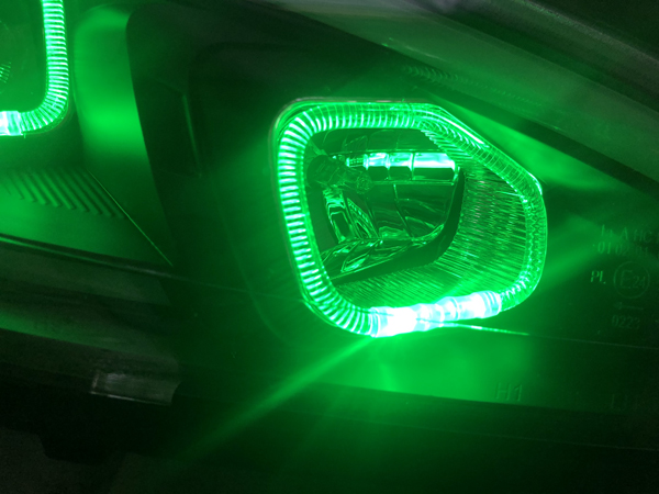 プジョー 208 GTI ドレスアップ ヘッドライト 社外品加工 LEDイカリング 仕様
